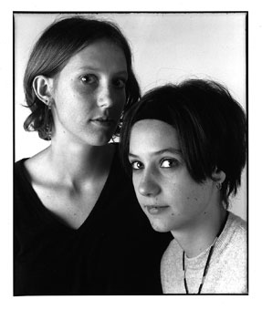 nicole et jean-pierre eschmann, photographes professionnels en Bourgogne, au service des entreprises et institutionnels, publicite , reportage, creation numerique, grand studio, nouvelles technologies pour une maitrise de l'image de la conception a la diffusion 